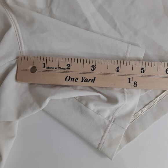 Lululemon Inner Glow High Rise Short 3” Cream Drawstring Womens 8 Athletic Dance - Picture 10 of 10